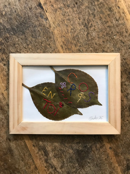Feuille brodée au fil de coton 