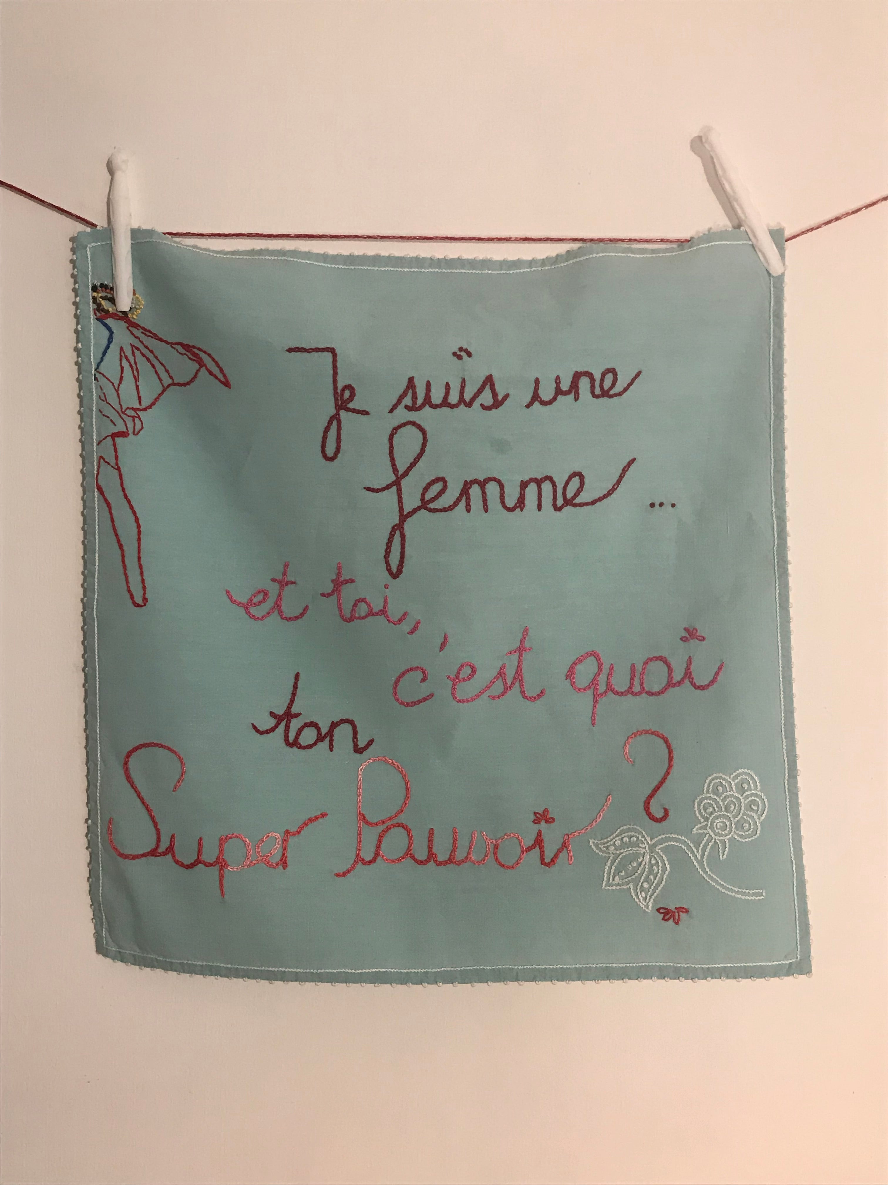 Serviette de table ancienne, brodée fil de coton sur fond vert