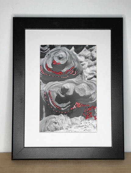 Le Palais Idéal du Facteur Chevel, La Pierre d'achoppement, brodé au fil de coton