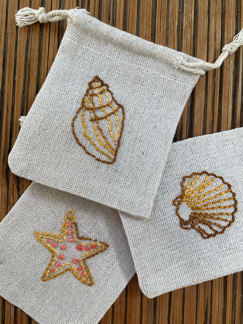 Sachets à Trésors brodés